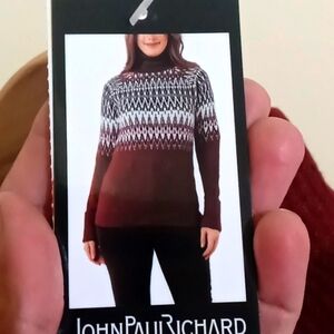 JOHN PAUL RICHARD TURTLENECK SWEATER. SIZE M.